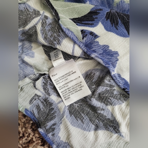 INC Internacional Concepts floral top - Picture 7 of 7